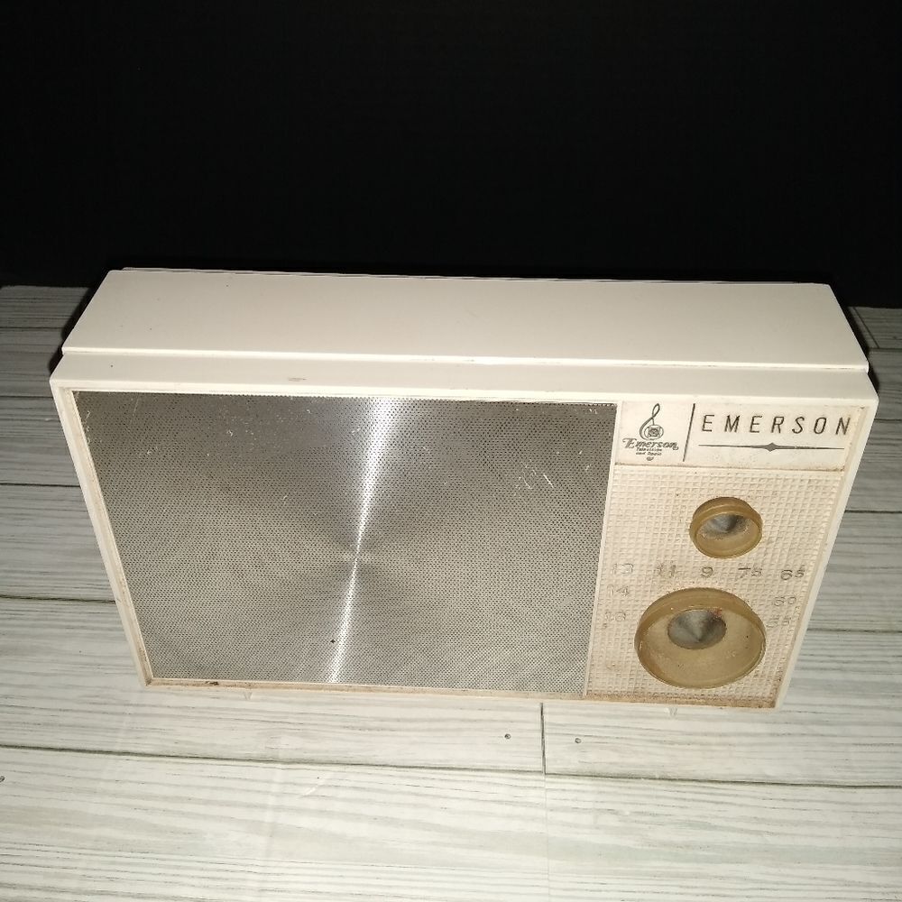 Vintage Emerson Radio Retro Made in New Jersey USA